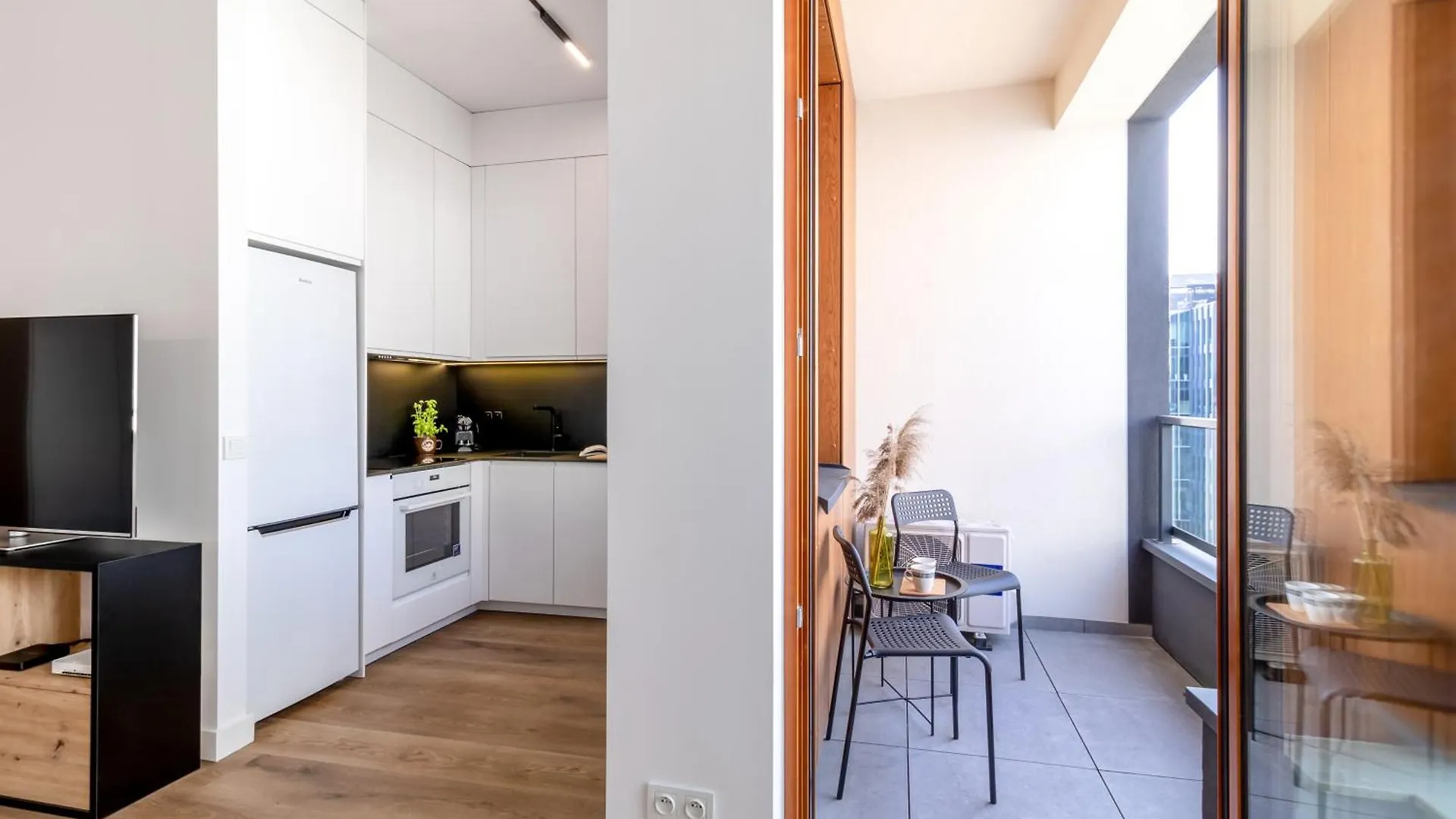 Bright And Cozy Studio In The Business Center Zdziechowskiego 华沙 波兰